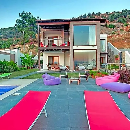 In Sleeps 10 With Pool Air Con And Wifi 빌라