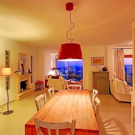 In Sleeps 10 With Pool Air Con And Wifi 빌라