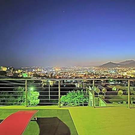 In Sleeps 10 With Pool Air Con And Wifi بودروم