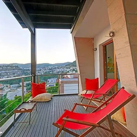 In Sleeps 10 With Pool Air Con And Wifi فيلة