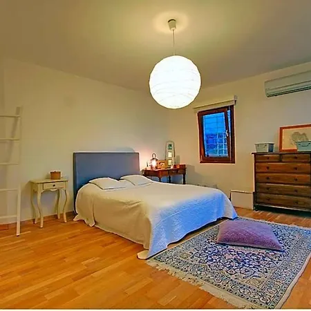 In Sleeps 10 With Pool Air Con And Wifi بودروم